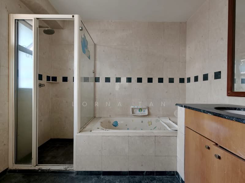 Evergreen Park, 31 Hougang Avenue 7, 3 Bedrooms, 1,173 sqft, Condominium For Sale, by Lorna Tan, 500214236 - Bathroom - PropertyGuru.com.sg