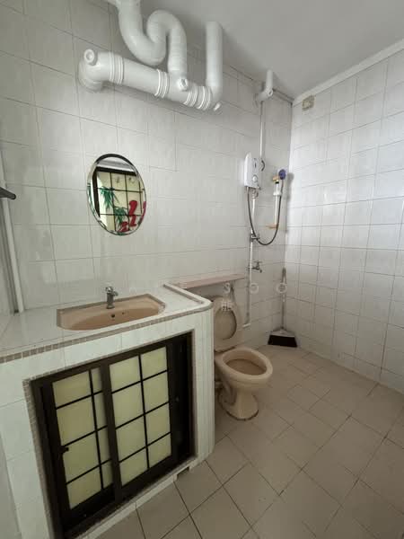 963 Hougang Avenue 9, 963 Hougang Avenue 9, 3 Bedrooms, 1,086 sqft, HDB Flat For Rent, by Zane Soo 苏昱能, 500214251 - Bathroom - PropertyGuru.com.sg
