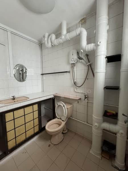 963 Hougang Avenue 9, 963 Hougang Avenue 9, 3 Bedrooms, 1,086 sqft, HDB Flat For Rent, by Zane Soo 苏昱能, 500214251 - Bathroom - PropertyGuru.com.sg