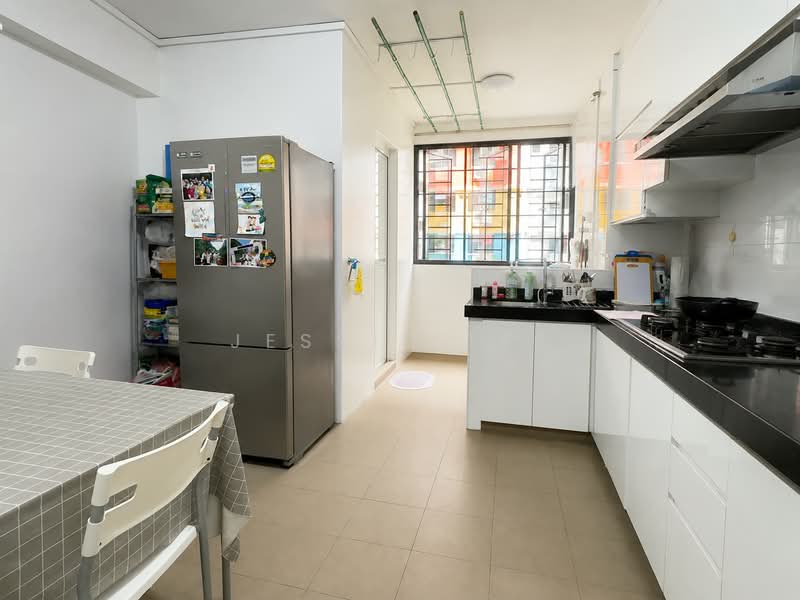 721 Jurong West Avenue 5, 721 Jurong West Avenue 5, 4 Bedrooms, 1,302 sqft, HDB Flat For Sale, by Jessie Tee, 500214258 - Kitchen - PropertyGuru.com.sg