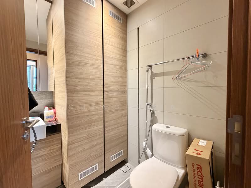 WhiteHaven, 332A Pasir Panjang Road, 2 Bedrooms, 1,055 sqft, Apartment For Sale, by Ching Chia, 500214268 - Bathroom - PropertyGuru.com.sg