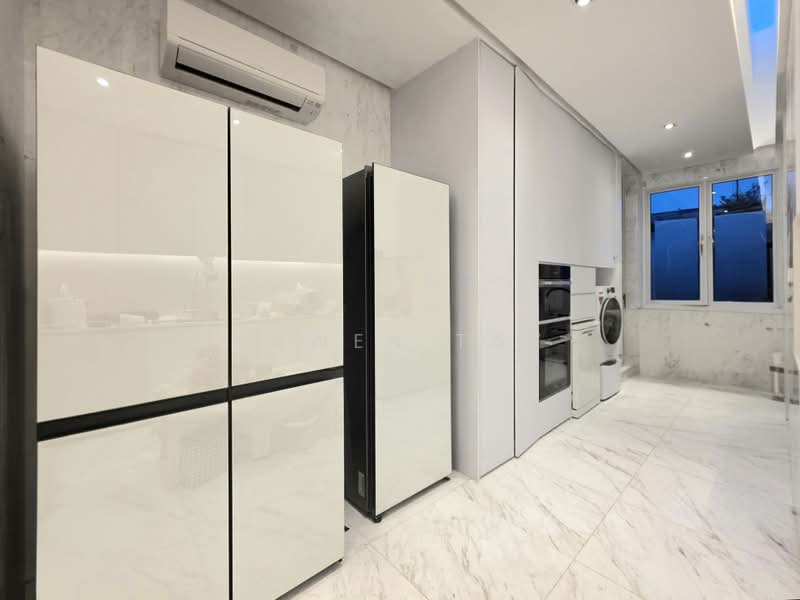 Eng Kong Terrace, Eng Kong Terrace, 5 Bedrooms, 1,986 sqft, Shophouse For Rent, by YAWEN TAY, 500214271 - Kitchen - PropertyGuru.com.sg