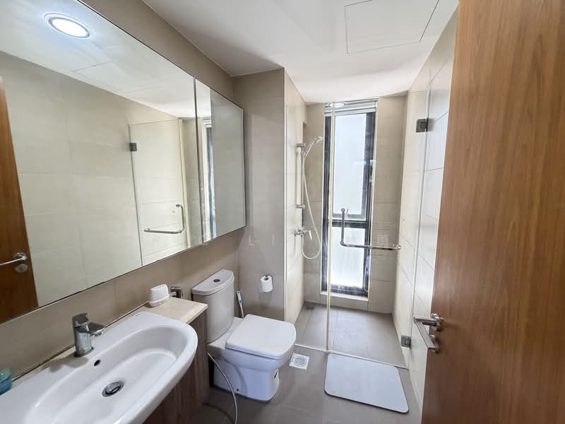 Waterbank at Dakota, 80 Dakota Crescent, 3 Bedrooms, 1,141 sqft, Condominium For Sale, by Eric Lim 林勇合, 500214272 - Bathroom - PropertyGuru.com.sg