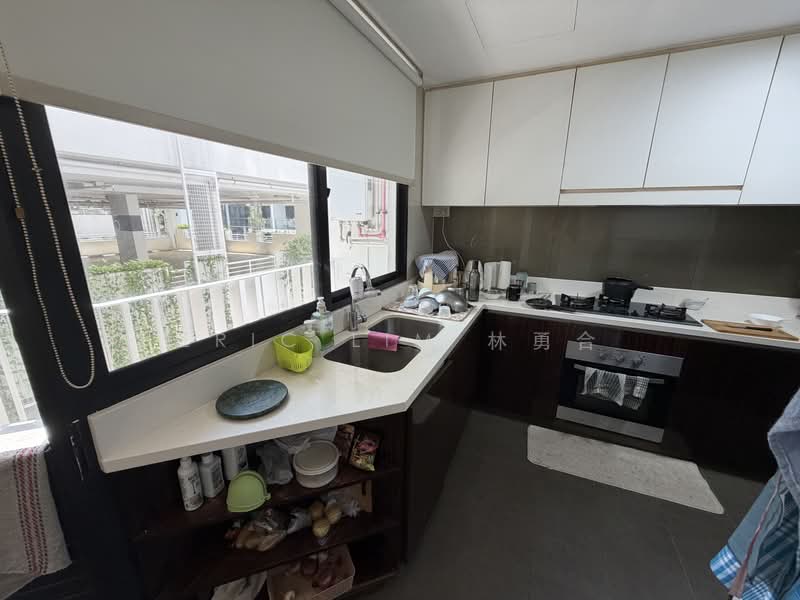 Waterbank at Dakota, 80 Dakota Crescent, 3 Bedrooms, 1,141 sqft, Condominium For Sale, by Eric Lim 林勇合, 500214272 - Kitchen - PropertyGuru.com.sg