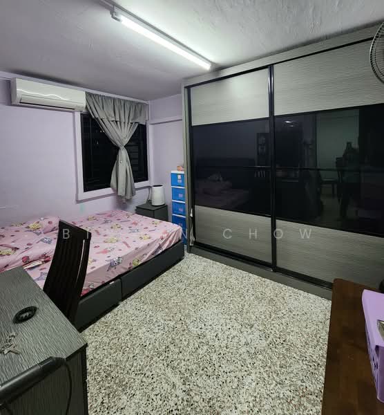 4 Bedok South Avenue 1, 4 Bedok South Avenue 1, 2 Bedrooms, 700 sqft, HDB Flat For Sale, by Binson Chow, 500214284 - Bedroom - PropertyGuru.com.sg