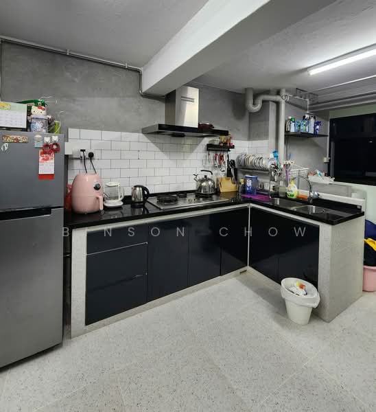 4 Bedok South Avenue 1, 4 Bedok South Avenue 1, 2 Bedrooms, 700 sqft, HDB Flat For Sale, by Binson Chow, 500214284 - Kitchen - PropertyGuru.com.sg