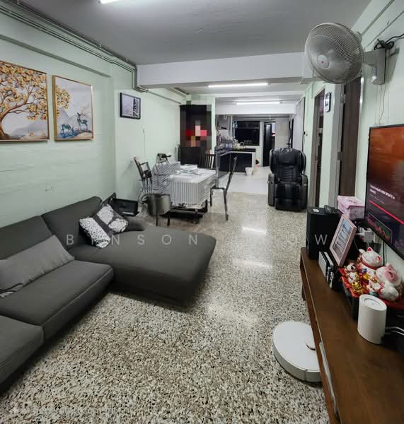 4 Bedok South Avenue 1, 4 Bedok South Avenue 1, 2 Bedrooms, 700 sqft, HDB Flat For Sale, by Binson Chow, 500214284 - Living Room - PropertyGuru.com.sg