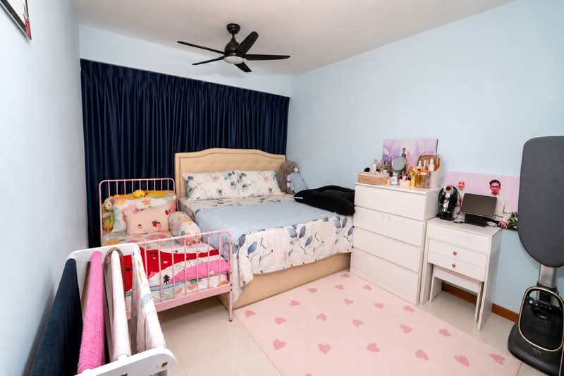 140A Corporation Drive, 140A Corporation Drive, 3 Bedrooms, 1,001 sqft, HDB Flat For Sale, by Zahir Shah, 500214289 - Bedroom - PropertyGuru.com.sg