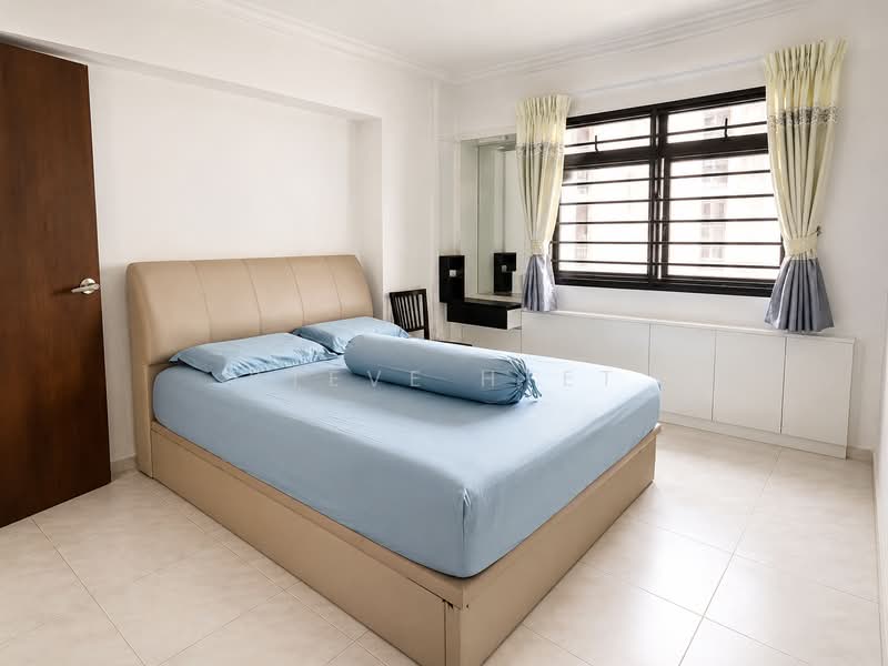 648A Jurong West Street 61, 648A Jurong West Street 61, 3 Bedrooms, 980 sqft, HDB Flat For Sale, by Steve Htet, 500214302 - Spacious Master Bedroom - PropertyGuru.com.sg