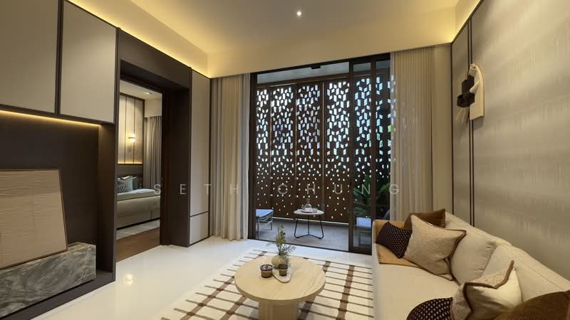 Parksuites, 18 Holland Grove Road, 2 Bedrooms, 786 sqft, Condominium For Sale, by Seth Chung, 500214318 - Living Room - PropertyGuru.com.sg