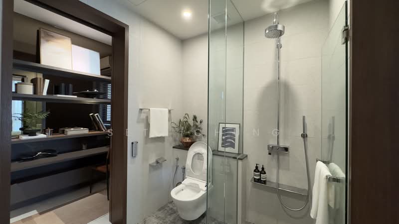 Parksuites, 18 Holland Grove Road, 2 Bedrooms, 786 sqft, Condominium For Sale, by Seth Chung, 500214318 - Bathroom - PropertyGuru.com.sg