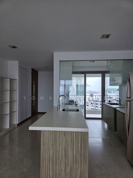 Common Room with balcony 2 stops to Novena, , Room Rental, 120 sqft, Condominium For Rent, by Yohanna Lie, 500214322 - Kitchen - PropertyGuru.com.sg