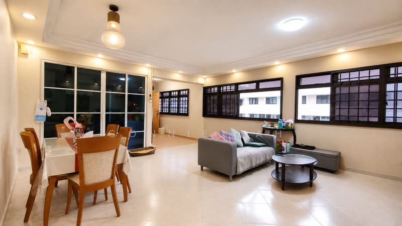 9 Pine Close, 9 Pine Close, 3 Bedrooms, 1,291 sqft, HDB Flat For Sale, by Connie Mah, 500214323 - Living Room - PropertyGuru.com.sg