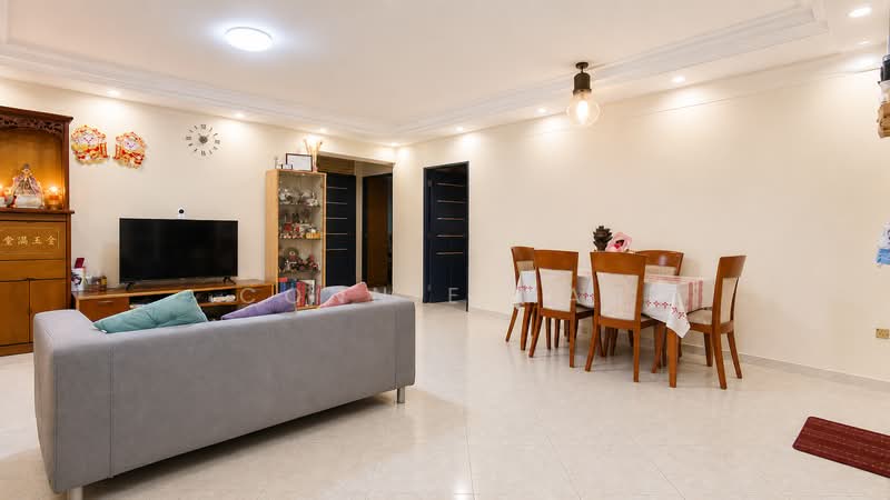 9 Pine Close, 9 Pine Close, 3 Bedrooms, 1,291 sqft, HDB Flat For Sale, by Connie Mah, 500214323 - Living Room - PropertyGuru.com.sg