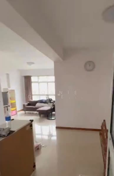 323A Sumang Walk, 323A Sumang Walk, 3 Bedrooms, 1,001 sqft, HDB Flat For Sale, by Ronnie Ong Eng Hock, 500214351 - Living Room - PropertyGuru.com.sg