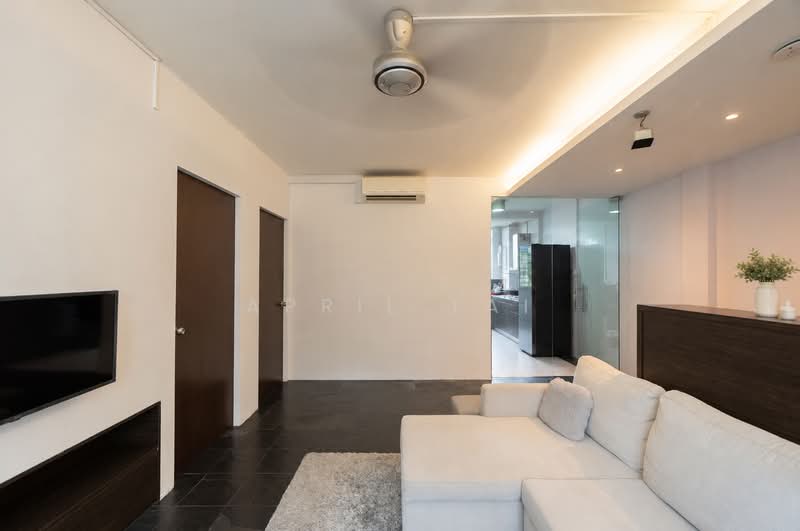 Large 3 room, beside Tiong Bahru Plaza, Havelock MRT, , 2 Bedrooms, 947 sqft, HDB Flat For Sale, by April Tai, 500214354 - Living Room - PropertyGuru.com.sg