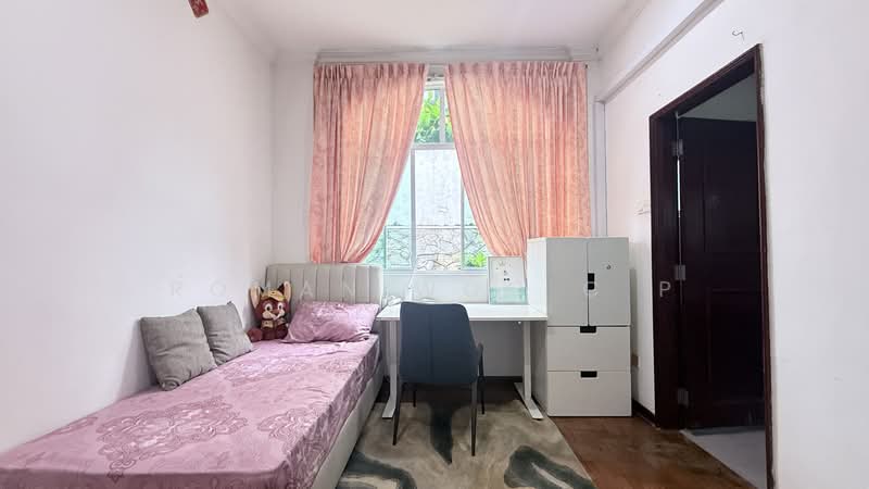 ✨Spacious Ensuite Room ✨| Close to SIM | Immediate Rental, , Studio, 150 sqft, Semi-Detached House For Rent, by Roman Woo C P, 500214358 - Bedroom - PropertyGuru.com.sg