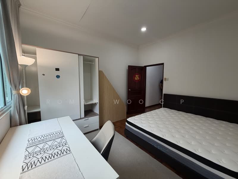 ✨Spacious Ensuite Room ✨| Close to SIM | Immediate Rental, , Studio, 150 sqft, Semi-Detached House For Rent, by Roman Woo C P, 500214358 - Bedroom - PropertyGuru.com.sg