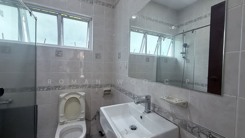 ✨Spacious Ensuite Room ✨| Close to SIM | Immediate Rental, , Studio, 150 sqft, Semi-Detached House For Rent, by Roman Woo C P, 500214358 - Bathroom - PropertyGuru.com.sg