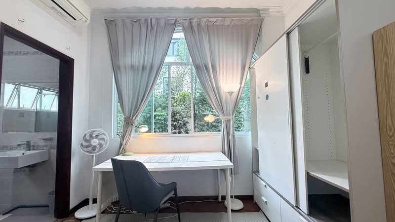 ✨Spacious Ensuite Room ✨| Close to SIM | Immediate Rental, , Studio, 150 sqft, Semi-Detached House For Rent, by Roman Woo C P, 500214358 - Study - PropertyGuru.com.sg