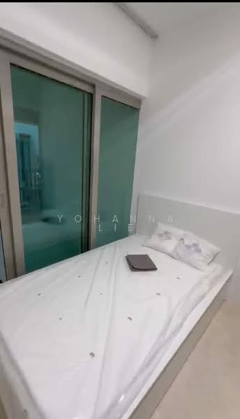 Rare Find: Common Room with Balcony, Surrounded by 3 MRT Stations, , Room Rental, 100 sqft, Condominium For Rent, by Yohanna Lie, 500214365 - Bedroom - PropertyGuru.com.sg