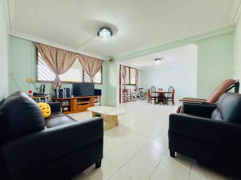 913 Jurong West Street 91, 913 Jurong West Street 91, 3 Bedrooms, 1,119 sqft, HDB Flat For Sale, by Sherry Ang, 500214381 - Living Room - PropertyGuru.com.sg