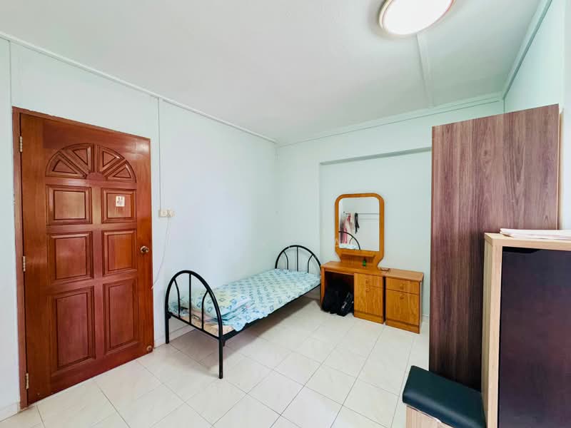 913 Jurong West Street 91, 913 Jurong West Street 91, 3 Bedrooms, 1,119 sqft, HDB Flat For Sale, by Sherry Ang, 500214381 - Bedroom - PropertyGuru.com.sg