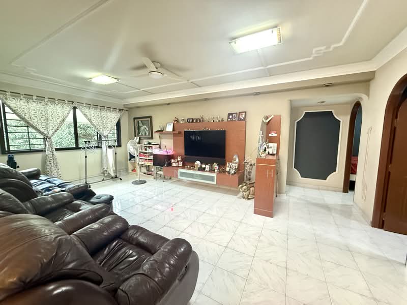 921 Jurong West Street 92, 921 Jurong West Street 92, 3 Bedrooms, 1,313 sqft, HDB Flat For Sale, by Fiona Toh, 500214386 - Living Room - PropertyGuru.com.sg