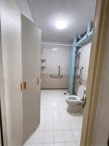 468 Segar Road, 468 Segar Road, Dairy Farm / Bukit Panjang / Choa Chu Kang, 3 Bedrooms, 1,183 sqft, HDB Flat For Sale, by Jenny Lim, 500214396 - Bathroom - PropertyGuru.com.sg
