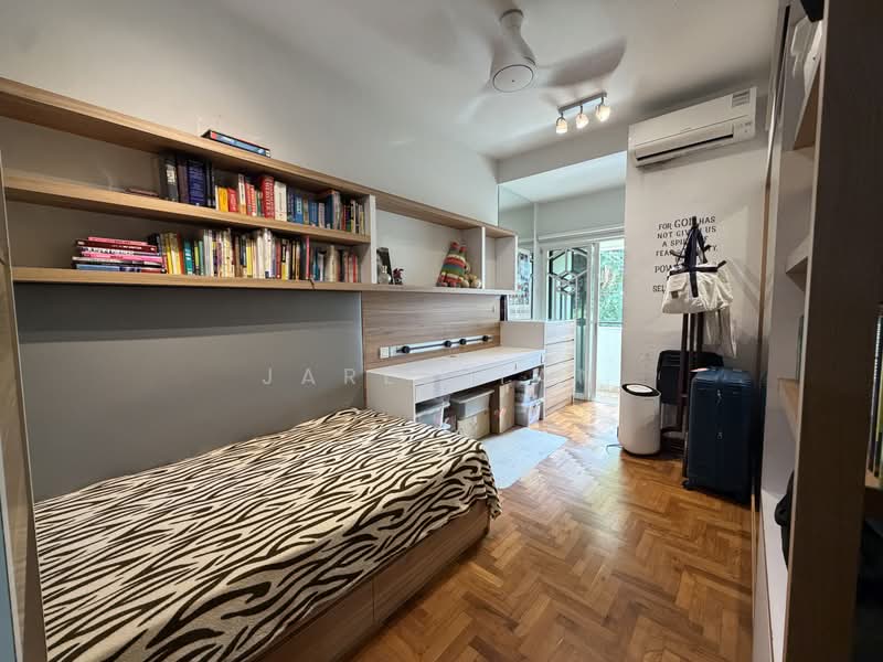 3-Storey Semi-D on Limau Garden / Kew Estate, Limau Garden, 5 Bedrooms, 3,500 sqft, Semi-Detached House For Sale, by Jared Tan, 500214401 - Bedroom - PropertyGuru.com.sg