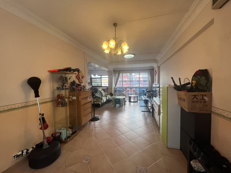720 Tampines Street 72, 720 Tampines Street 72, 3 Bedrooms, 1,292 sqft, HDB Flat For Sale, by Ziglar Oh, 500214402 - Living Room - PropertyGuru.com.sg