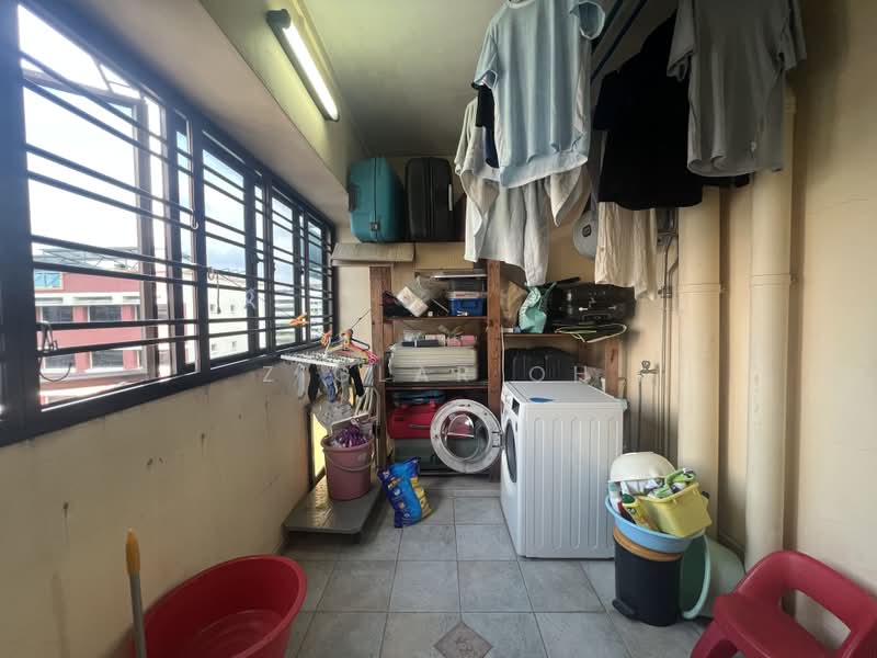 720 Tampines Street 72, 720 Tampines Street 72, 3 Bedrooms, 1,292 sqft, HDB Flat For Sale, by Ziglar Oh, 500214402 - Balcony - PropertyGuru.com.sg