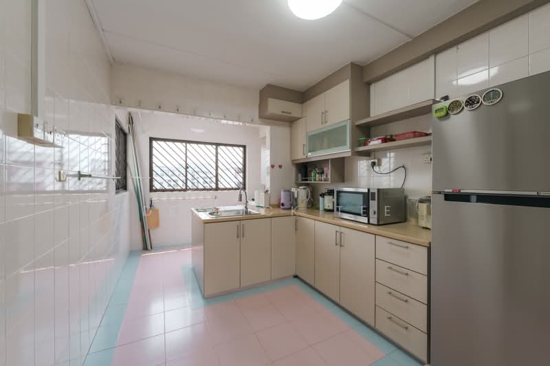 945 Hougang Street 92, 945 Hougang Street 92, 3 Bedrooms, 1,302 sqft, HDB Flat For Sale, by Derrick Tee, 500214404 - Kitchen - PropertyGuru.com.sg
