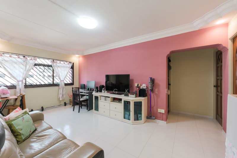 945 Hougang Street 92, 945 Hougang Street 92, 3 Bedrooms, 1,302 sqft, HDB Flat For Sale, by Derrick Tee, 500214404 - Living Room - PropertyGuru.com.sg