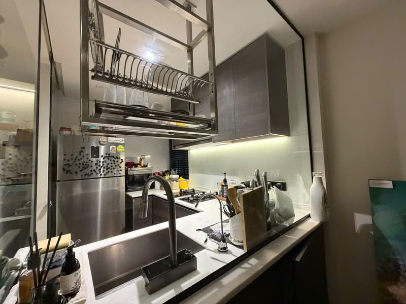 Sims Urban Oasis, 10 Sims Drive, 3 Bedrooms, 958 sqft, Condominium For Sale, by Dennis Lim, 500214405 - Kitchen - PropertyGuru.com.sg