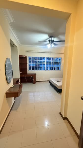 136 Everitt, , Room Rental, 200 sqft, Terraced House For Rent, by Jackie Foong, 500214408 - Bedroom - PropertyGuru.com.sg