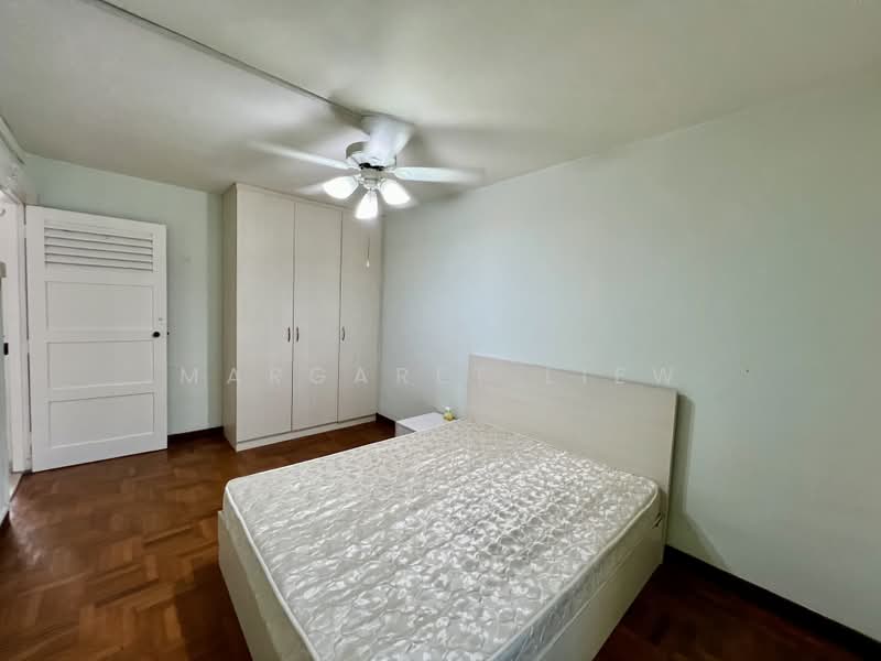 98 Lorong 1 Toa Payoh, 98 Lorong 1 Toa Payoh, 2 Bedrooms, 732 sqft, HDB Flat For Sale, by Margaret Liew, 500214415 - Bedroom - PropertyGuru.com.sg