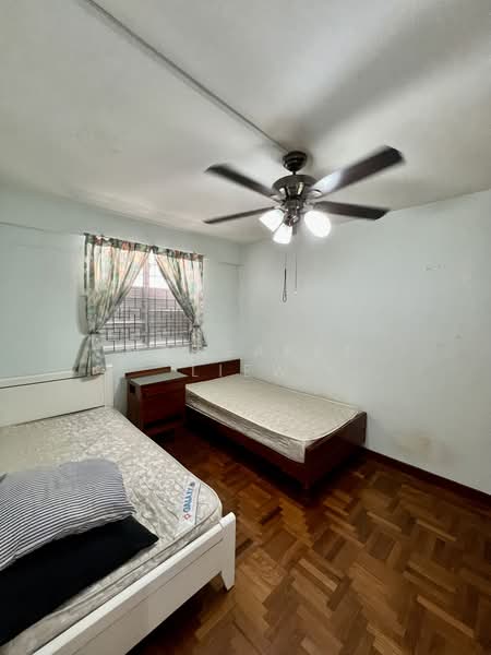 98 Lorong 1 Toa Payoh, 98 Lorong 1 Toa Payoh, 2 Bedrooms, 732 sqft, HDB Flat For Sale, by Margaret Liew, 500214415 - Bedroom - PropertyGuru.com.sg