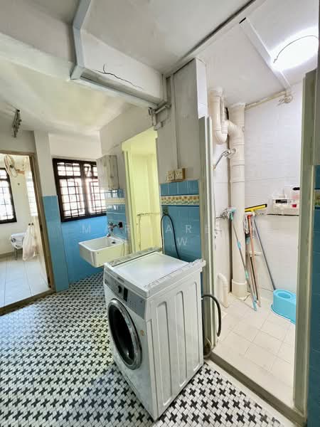 98 Lorong 1 Toa Payoh, 98 Lorong 1 Toa Payoh, 2 Bedrooms, 732 sqft, HDB Flat For Sale, by Margaret Liew, 500214415 - Bathroom - PropertyGuru.com.sg