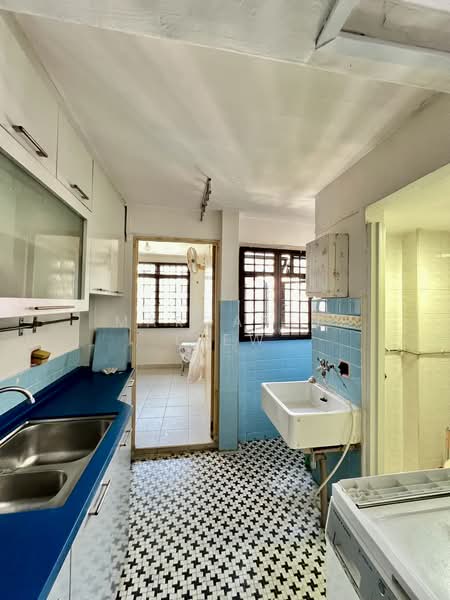 98 Lorong 1 Toa Payoh, 98 Lorong 1 Toa Payoh, 2 Bedrooms, 732 sqft, HDB Flat For Sale, by Margaret Liew, 500214415 - Kitchen - PropertyGuru.com.sg
