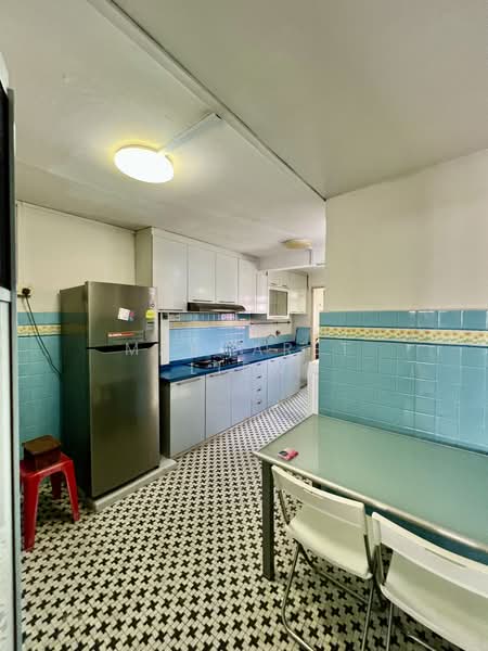 98 Lorong 1 Toa Payoh, 98 Lorong 1 Toa Payoh, 2 Bedrooms, 732 sqft, HDB Flat For Sale, by Margaret Liew, 500214415 - Kitchen - PropertyGuru.com.sg