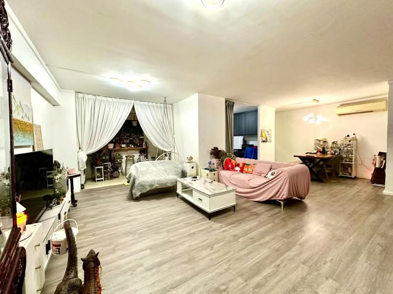 960 Hougang Avenue 9, 960 Hougang Avenue 9, 4 Bedrooms, 1,475 sqft, HDB Flat For Sale, by Kavin Kuah, 500214427 - Living Room - PropertyGuru.com.sg