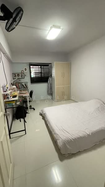 321 Ang Mo Kio Avenue 1, 321 Ang Mo Kio Avenue 1, 2 Bedrooms, 786 sqft, HDB Flat For Sale, by Bernard Wong, 500214439 - Bedroom - PropertyGuru.com.sg