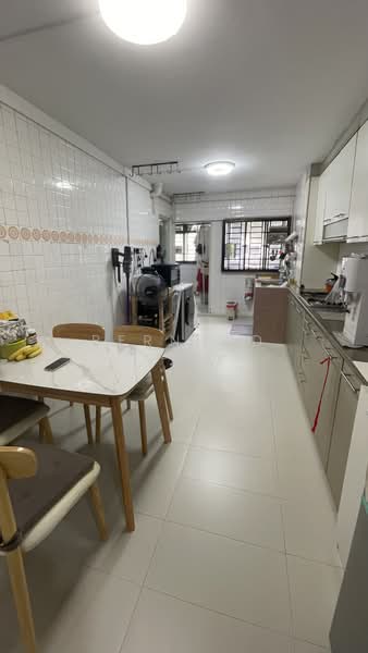 321 Ang Mo Kio Avenue 1, 321 Ang Mo Kio Avenue 1, 2 Bedrooms, 786 sqft, HDB Flat For Sale, by Bernard Wong, 500214439 - Kitchen - PropertyGuru.com.sg