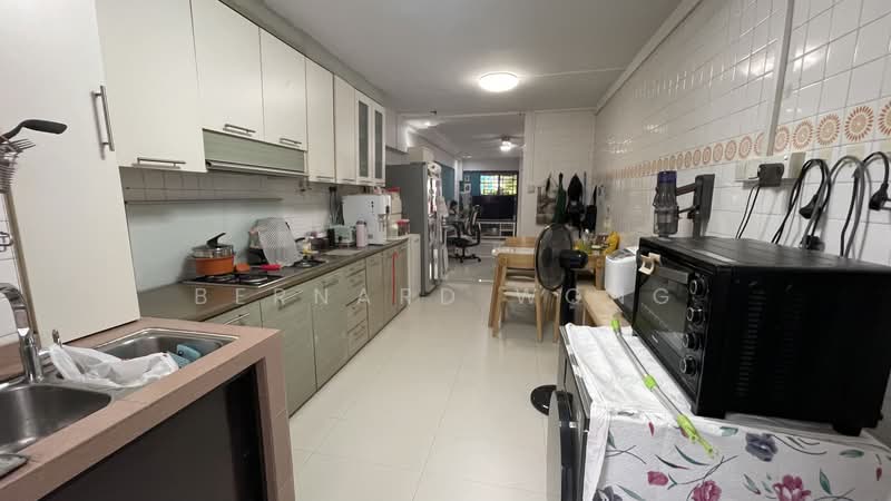 321 Ang Mo Kio Avenue 1, 321 Ang Mo Kio Avenue 1, 2 Bedrooms, 786 sqft, HDB Flat For Sale, by Bernard Wong, 500214439 - Kitchen - PropertyGuru.com.sg