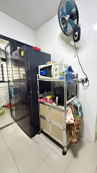 809B Choa Chu Kang Avenue 1, 809B Choa Chu Kang Avenue 1, 2 Bedrooms, 721 sqft, HDB Flat For Rent, by Khai ., 500214444 - Kitchen - PropertyGuru.com.sg