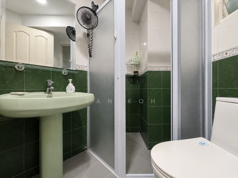 Melville Park, 28 Simei Street 1, 3 Bedrooms, 1,399 sqft, Apartment For Sale, by Jean Koh, 500214451 - Common Bathroom - PropertyGuru.com.sg