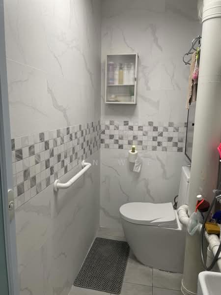 36 Circuit Road, 36 Circuit Road, 2 Bedrooms, 678 sqft, HDB Flat For Sale, by Ann Wee, 500214458 - Bathroom - PropertyGuru.com.sg