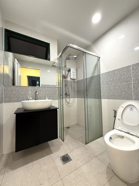 Hillview Heights, 29A Hillview Avenue, 4 Bedrooms, 1,679 sqft, Condominium For Sale, by Darren Goh, 500214466 - Common Bathroom - PropertyGuru.com.sg