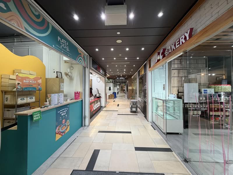 East Village, 430 Upper Changi Road, 300 sqft, Mall Shop For Sale, by Desmond Koh, 500214479 - Corridor - CommercialGuru.com.sg